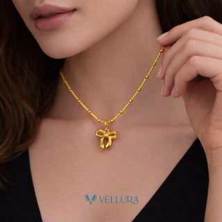 Elegant Bow Chain necklace