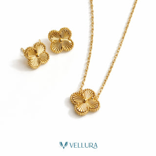 Gold Clover Pendant Necklace With Bracelet