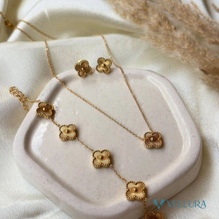 Gold Clover Pendant Necklace With Bracelet