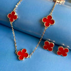 Red Clover Necklace in 18K Gold Plated