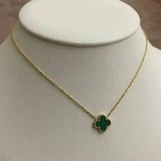 Green Clover Pendant Necklace - VelluraJewellery