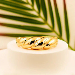 Elegant  Gold Braided Design Bracelet - VelluraJewellery