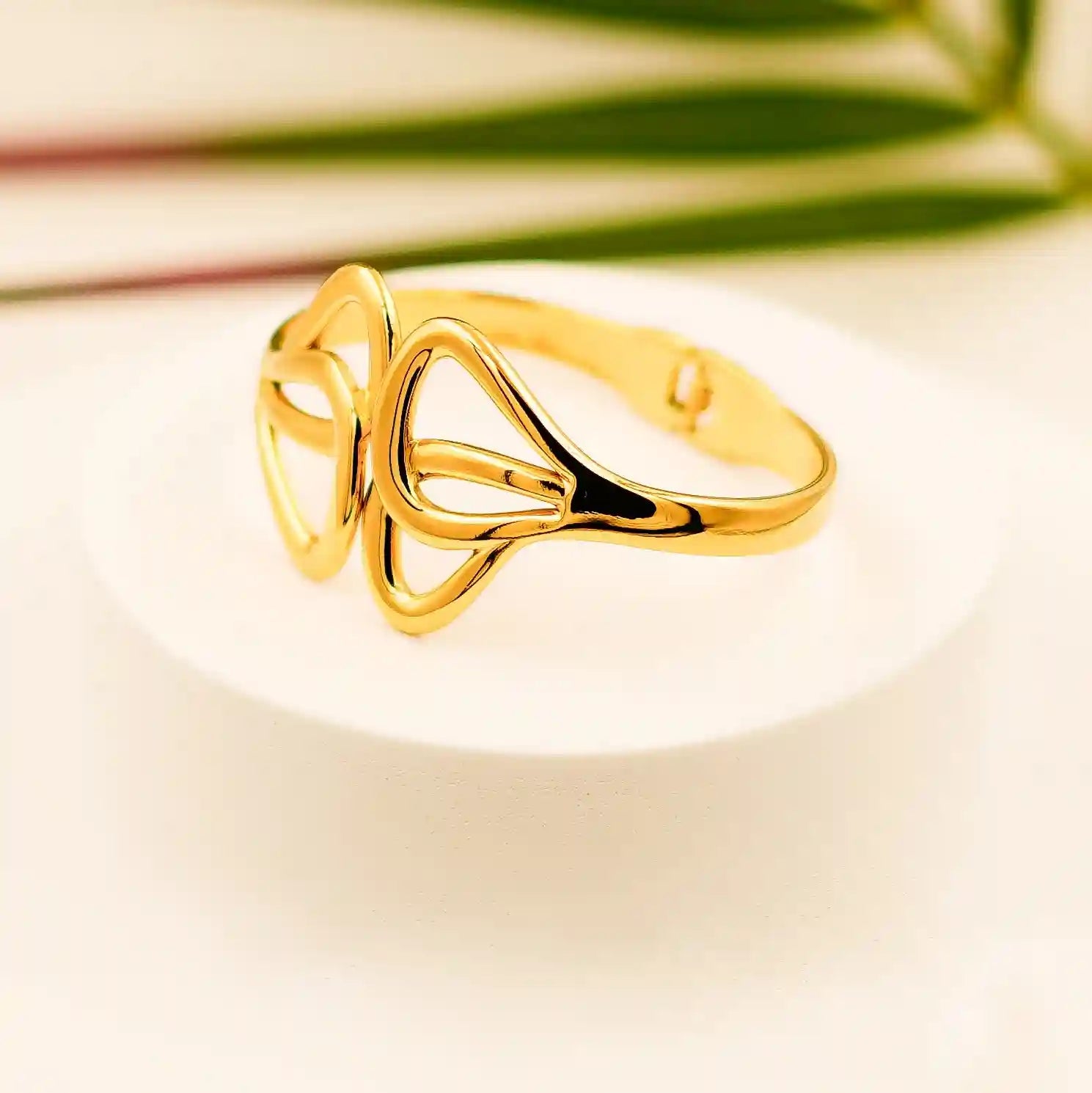 Elegant  Gold Plated Open Petal Design Bracelet - VelluraJewellery