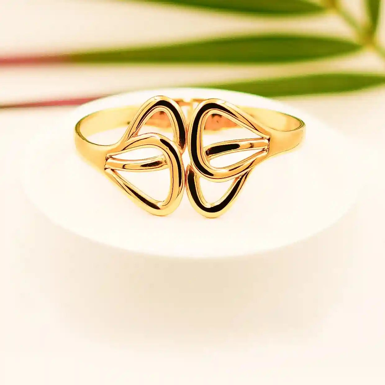 Elegant  Gold Plated Open Petal Design Bracelet - VelluraJewellery