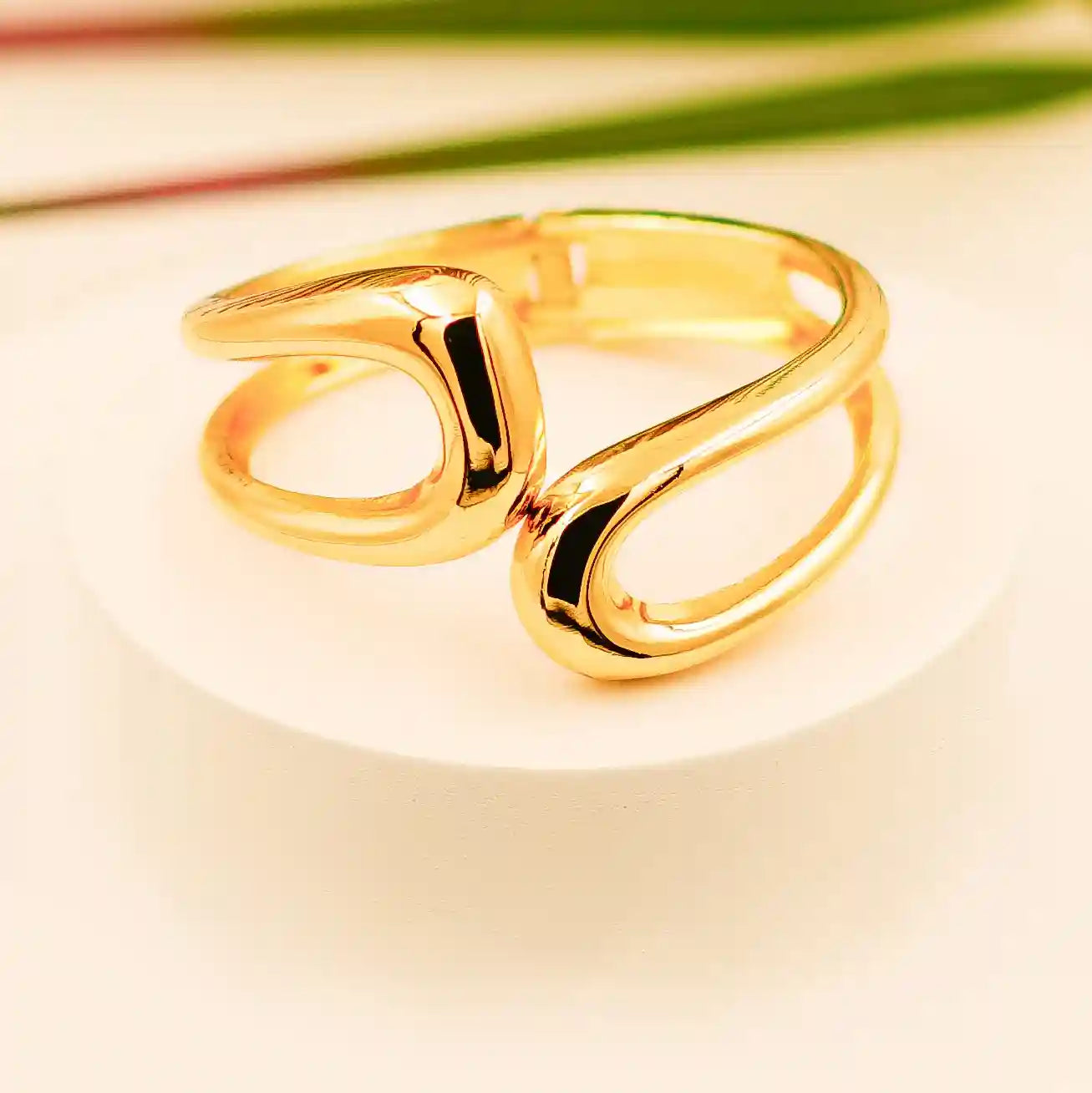 Elegant Modern Open-Loop Gold Plated Bracelet - VelluraJewellery