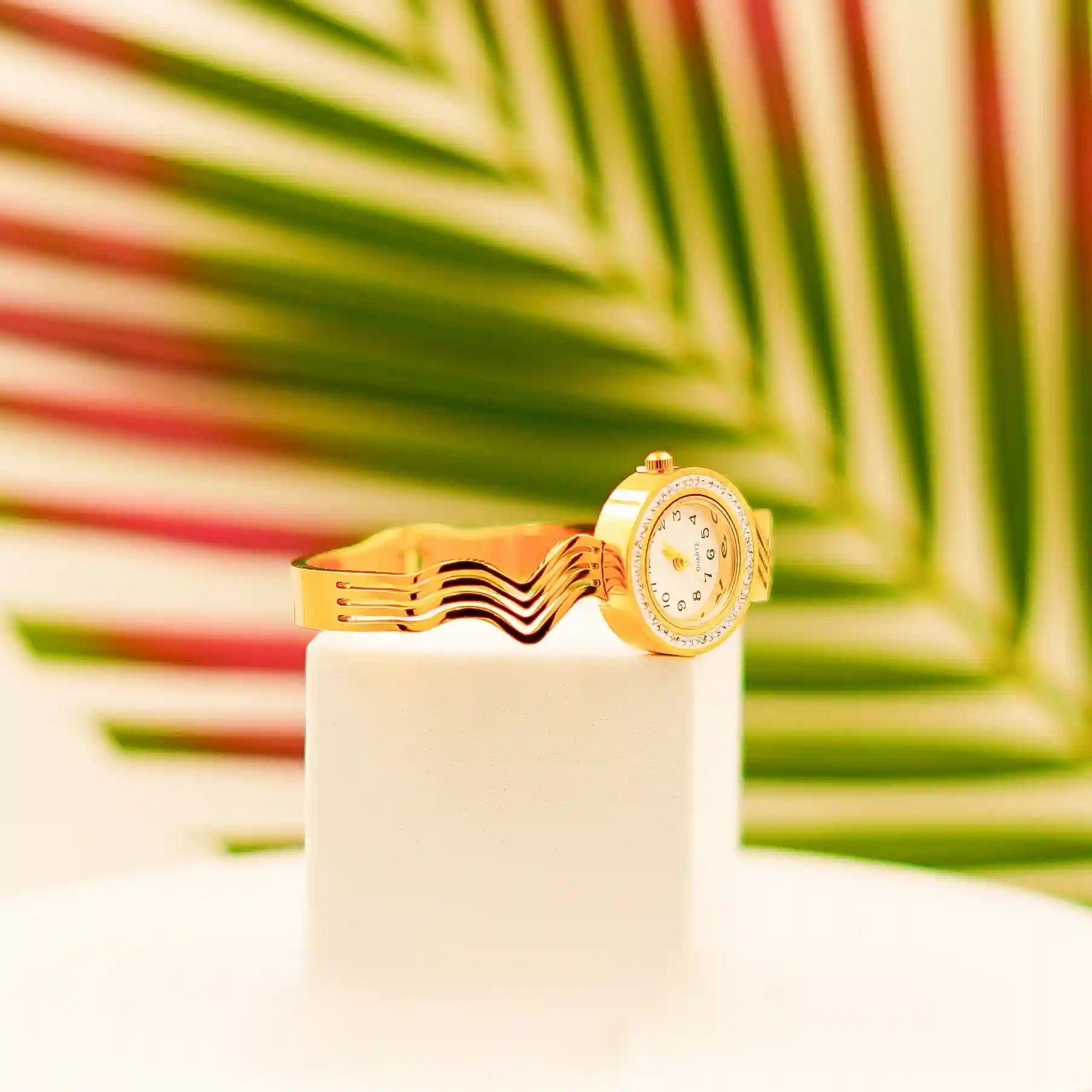 Luxury Gold Anti-Tarnish Women’s Analog Watch - Vellura Jewellery  