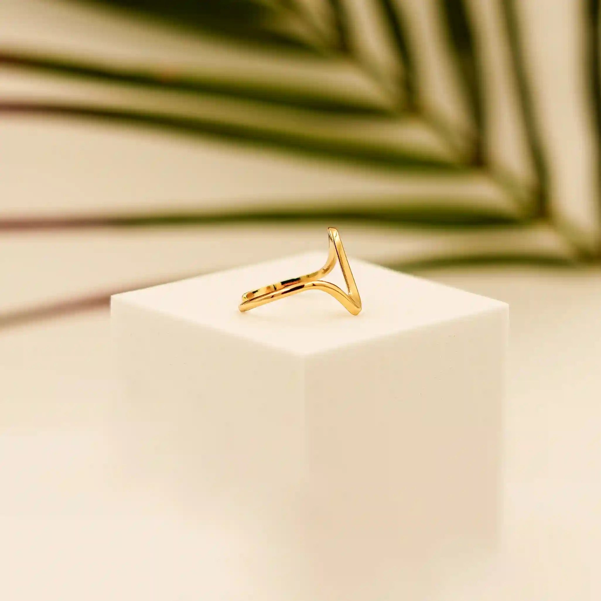 Minimalist Wave Gold Ring - Vellura Jewellery  Rings