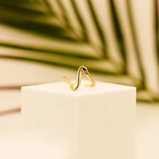 Minimalist Wave Gold Ring - Vellura Jewellery  Rings
